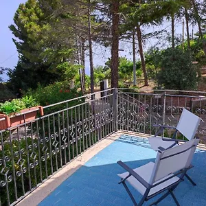  Holiday home Bouganvilla